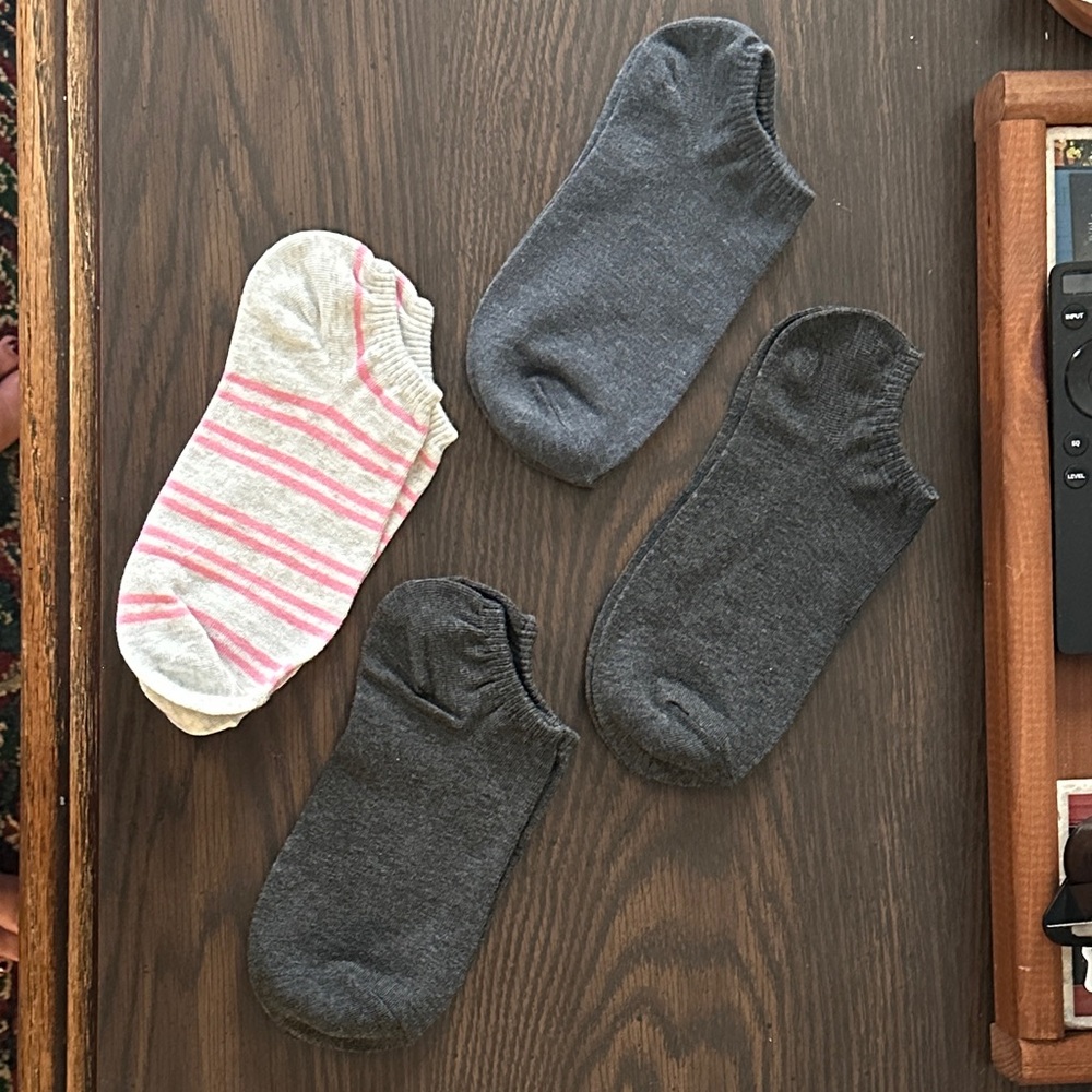 Old Navy Gray and Pink Striped Ankle Socks